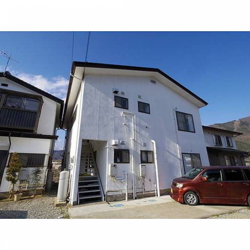 駐車場1台付きです。