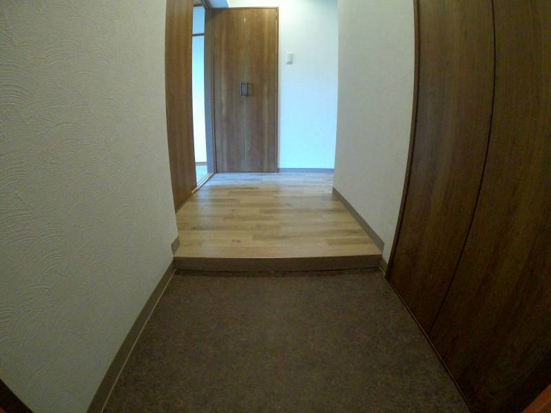 玄関には天井までシューズクローク有！