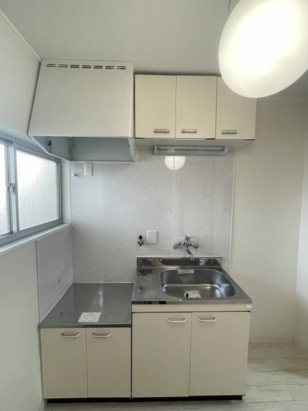 キッチンも綺麗で自炊を楽しめます♪