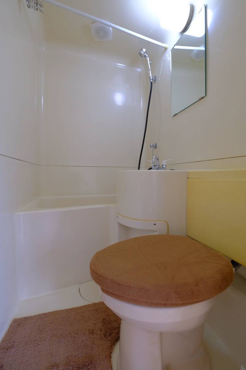 トイレ小物は新品プレゼント