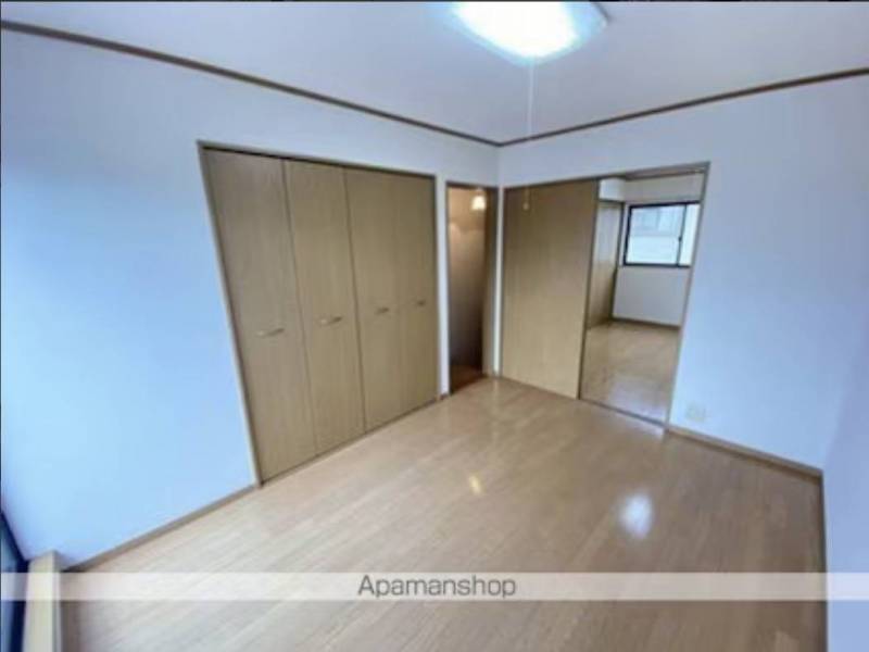 2階の洋室も収納付き