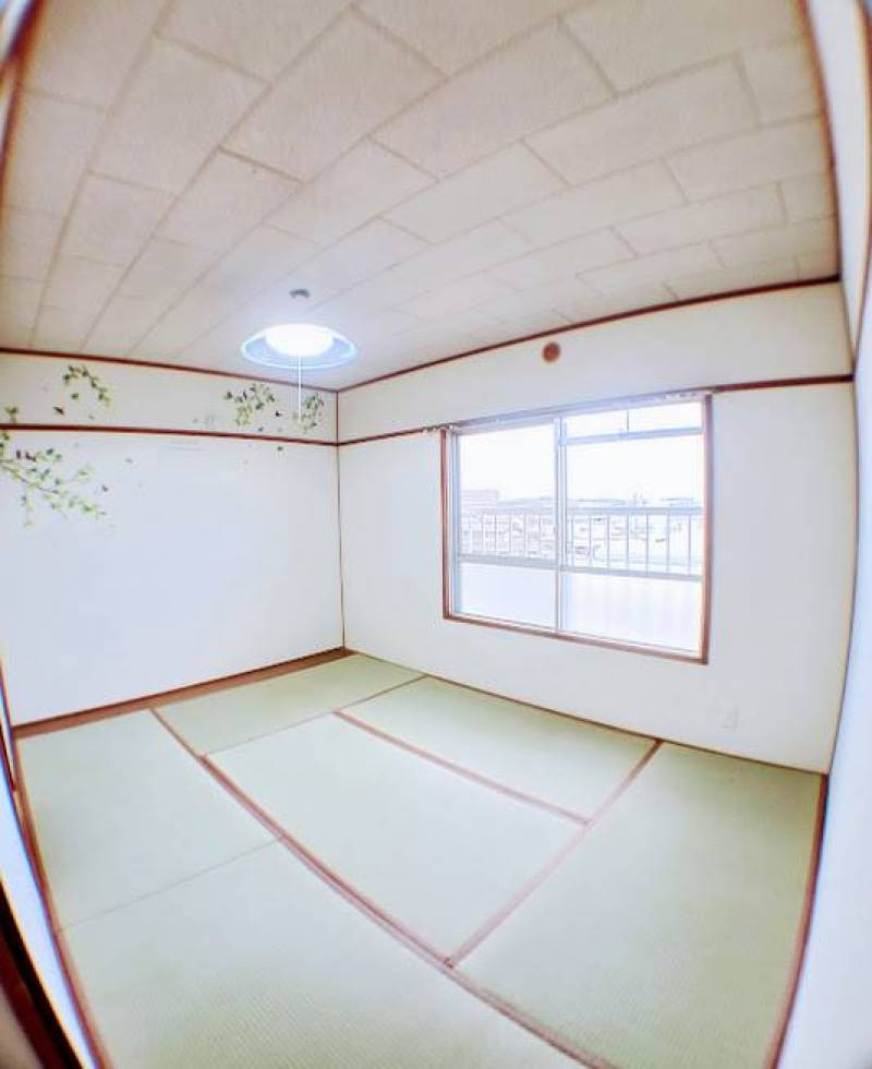北向きで朝日が差し込まず寝室にピッタリ！