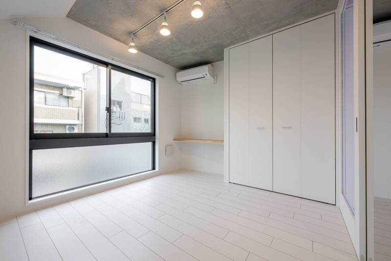 ３枚窓が開放的で明るい空間を演出します！