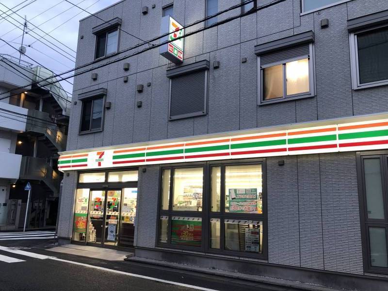 セブンイレブン
徒歩1分