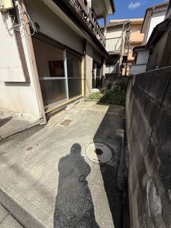 バイク、コンパクトカー、自転車OK。（近隣月極有）