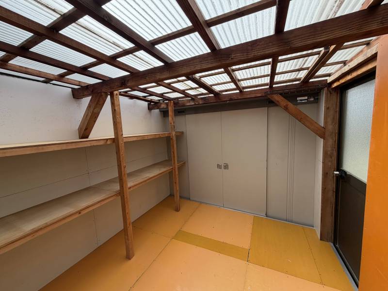 ４SLDKとは別にサンルームがあります。