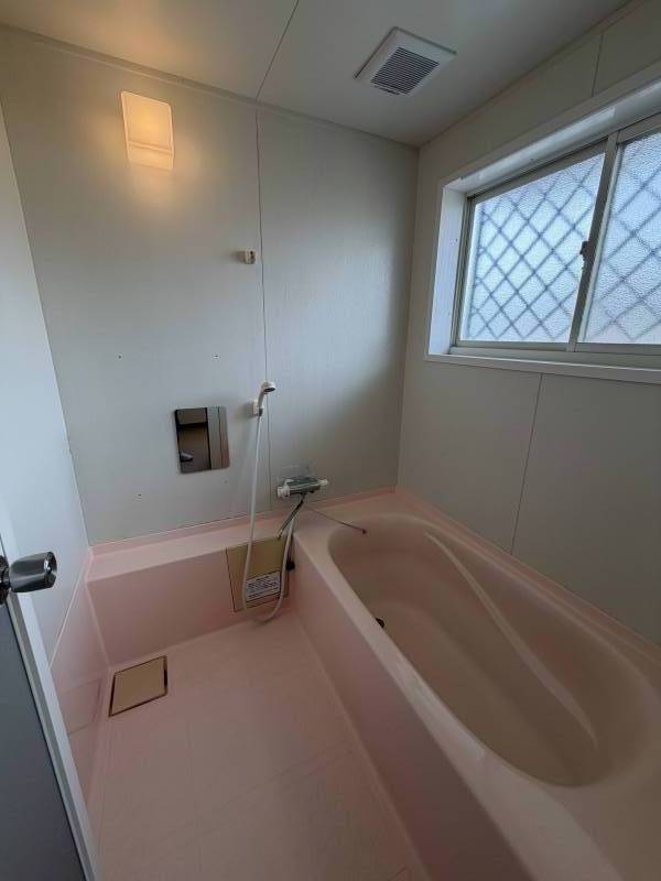 広い浴室です。