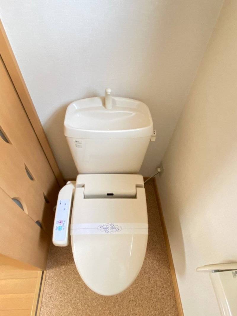 温水洗浄便座完備！快適なトイレ空間