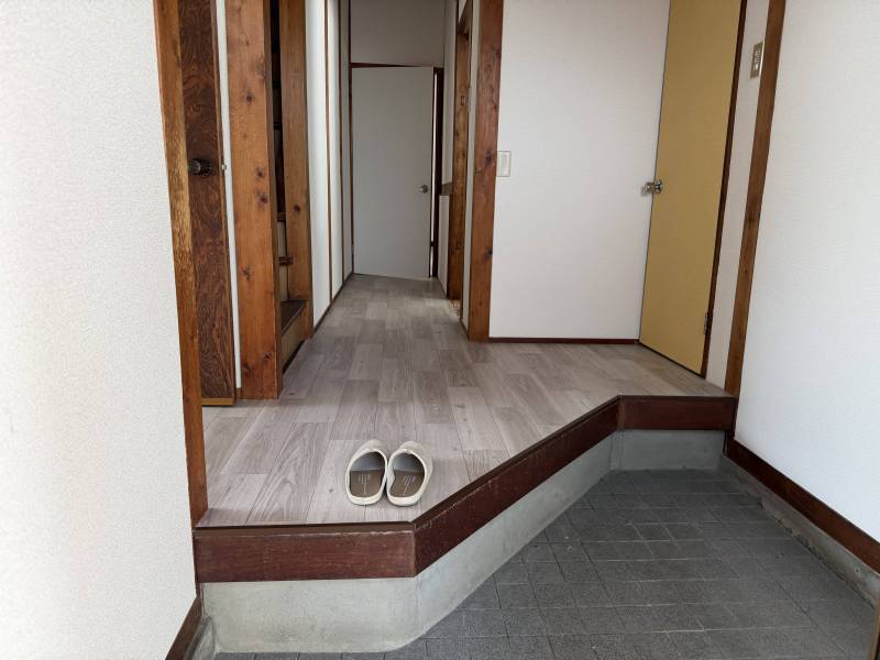 広い玄関です