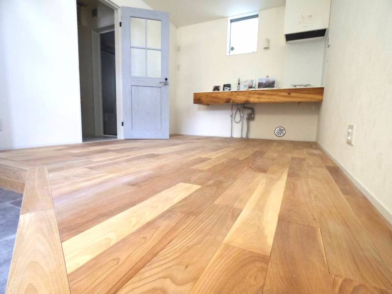 体に優しい天然木フローリング