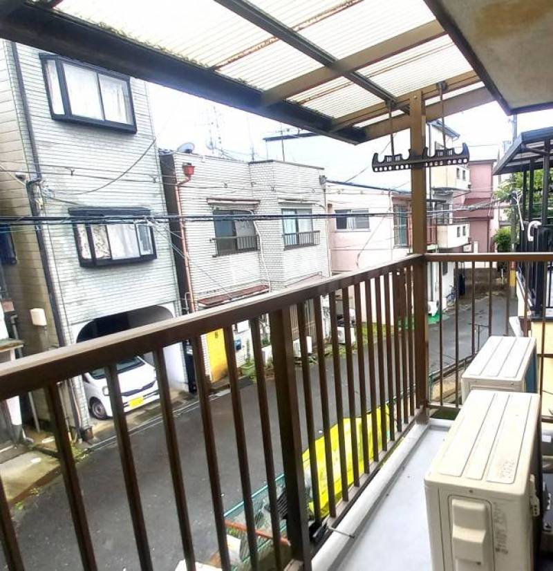 ベランダ　南側なので洗濯物がよく乾きます