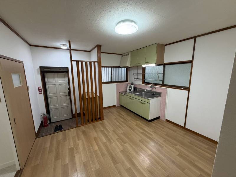 白色をベースに室内が明るくなることを意識しました。