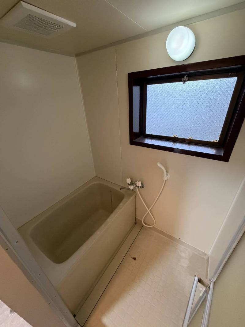 ユニットバスでシャワー水栓を新しくしました。