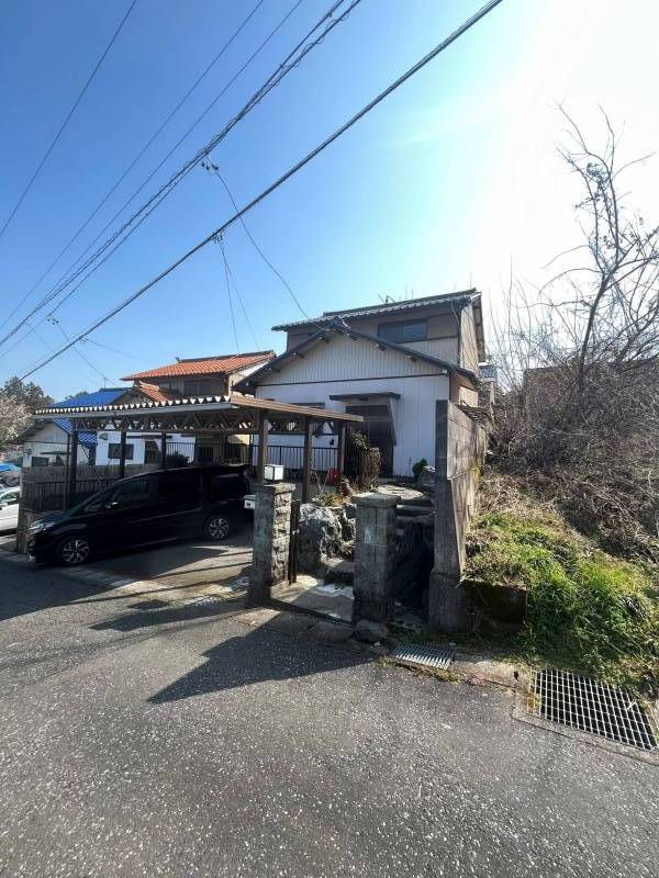 外観の立派な戸建です。