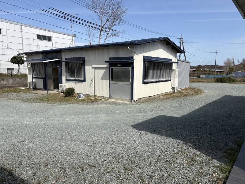 宿舎家屋　改装中
独身寮、社宅等でお使いください