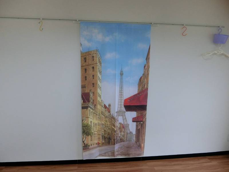 【壁面収納、ピクチャーレール】引掛けるも良し、飾るも良し