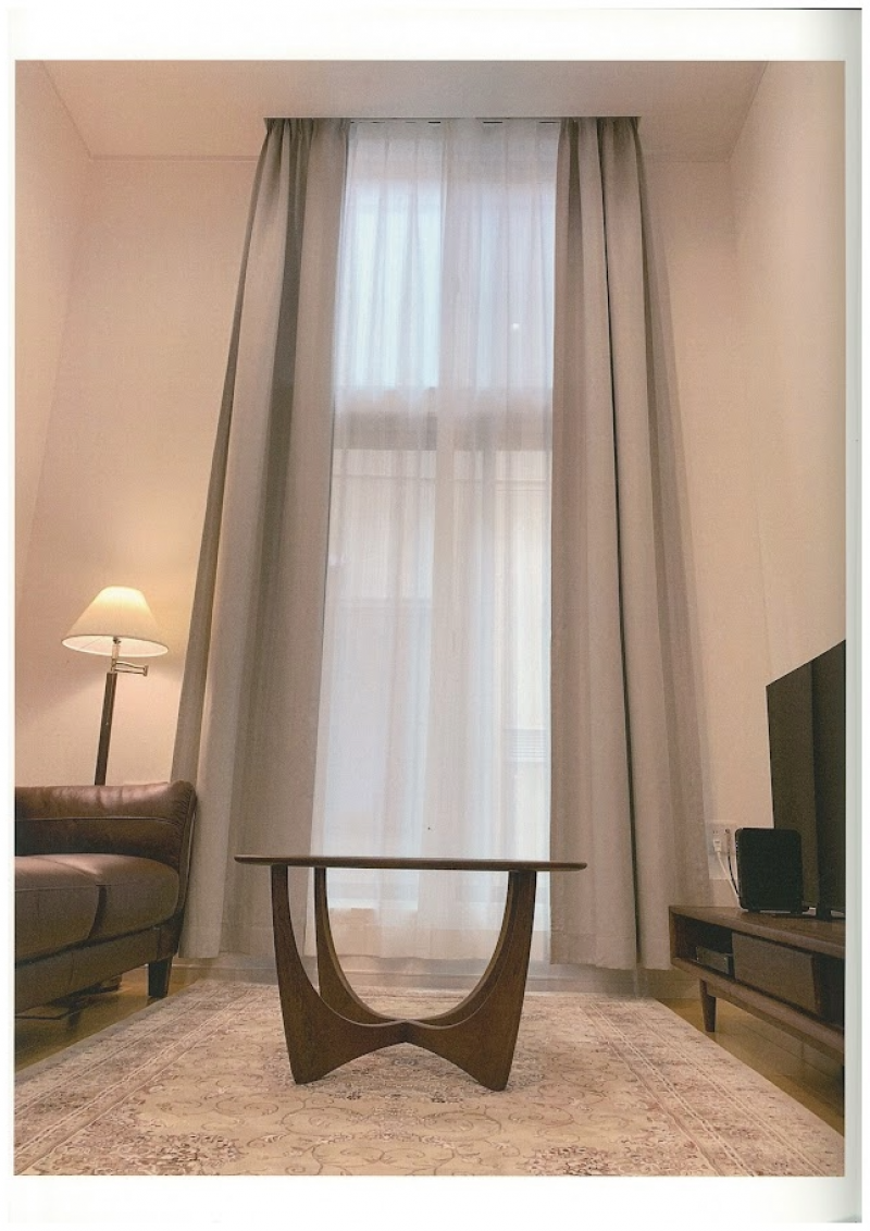 リビングは吹き抜け高天井で開放感のある南向きリビング！