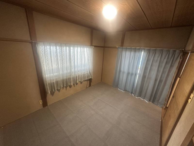 二面採光の２階の部屋1