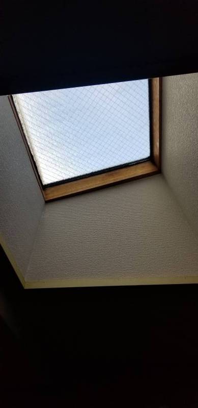 天窓があると部屋が明るい。