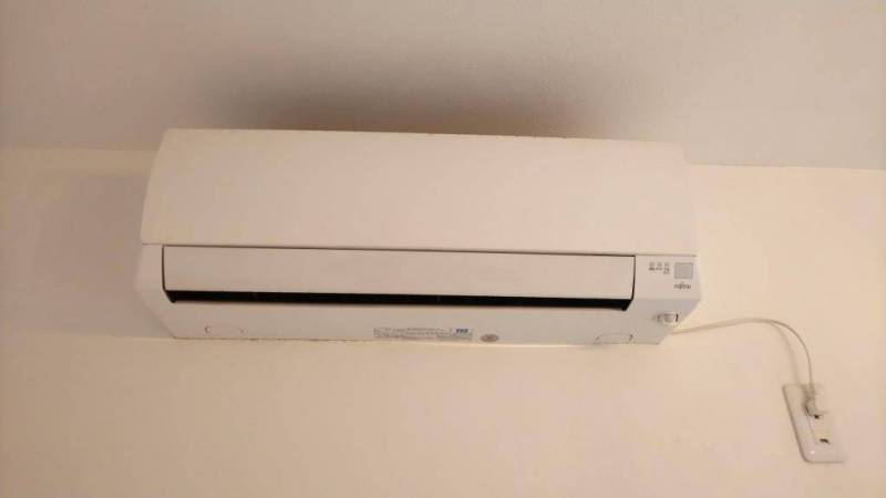 カウンターに調味料や食材を保管しておくこともできます。