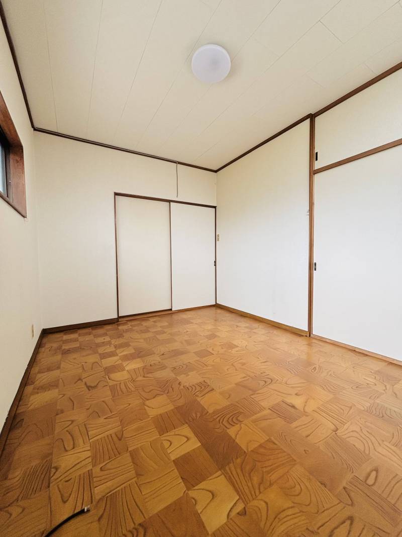 2階洋室2 天井リフォーム　各居室新品LED