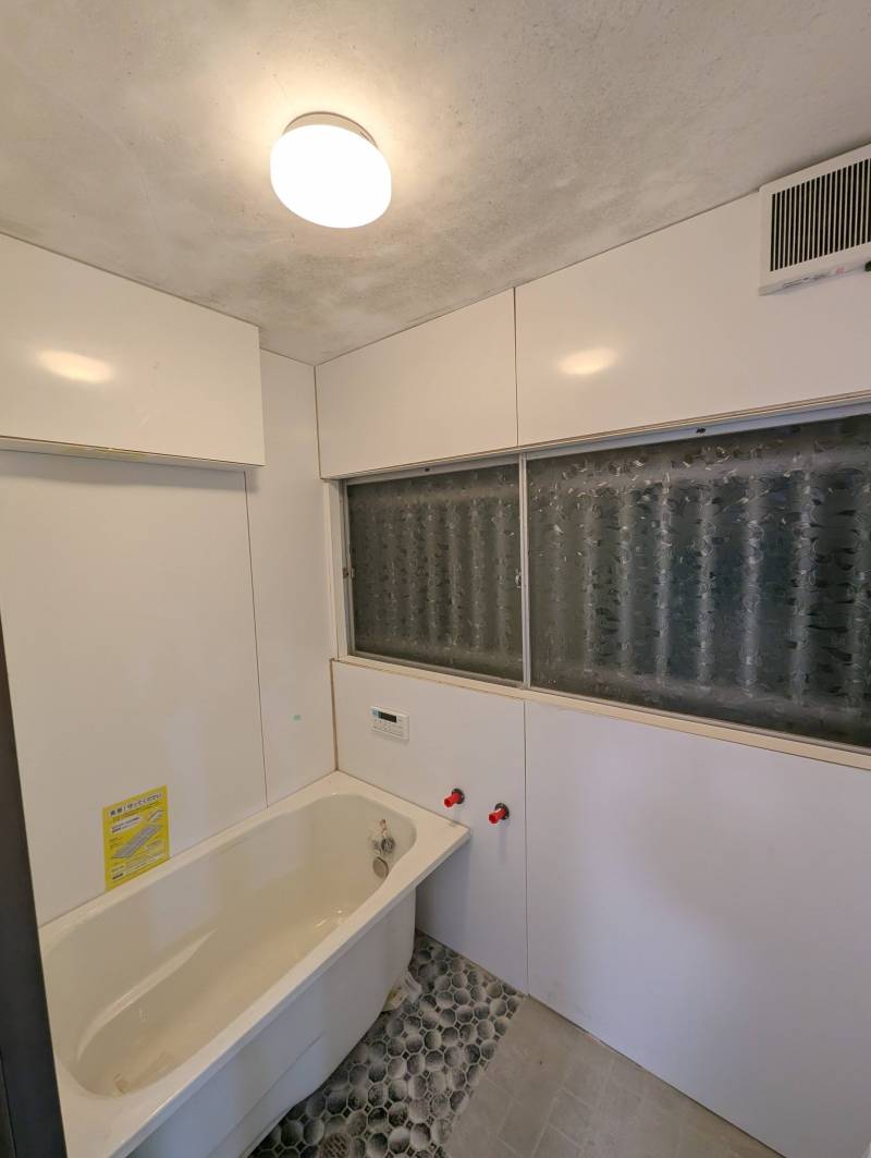 浴槽（新品）にはエプロンが取付されます。