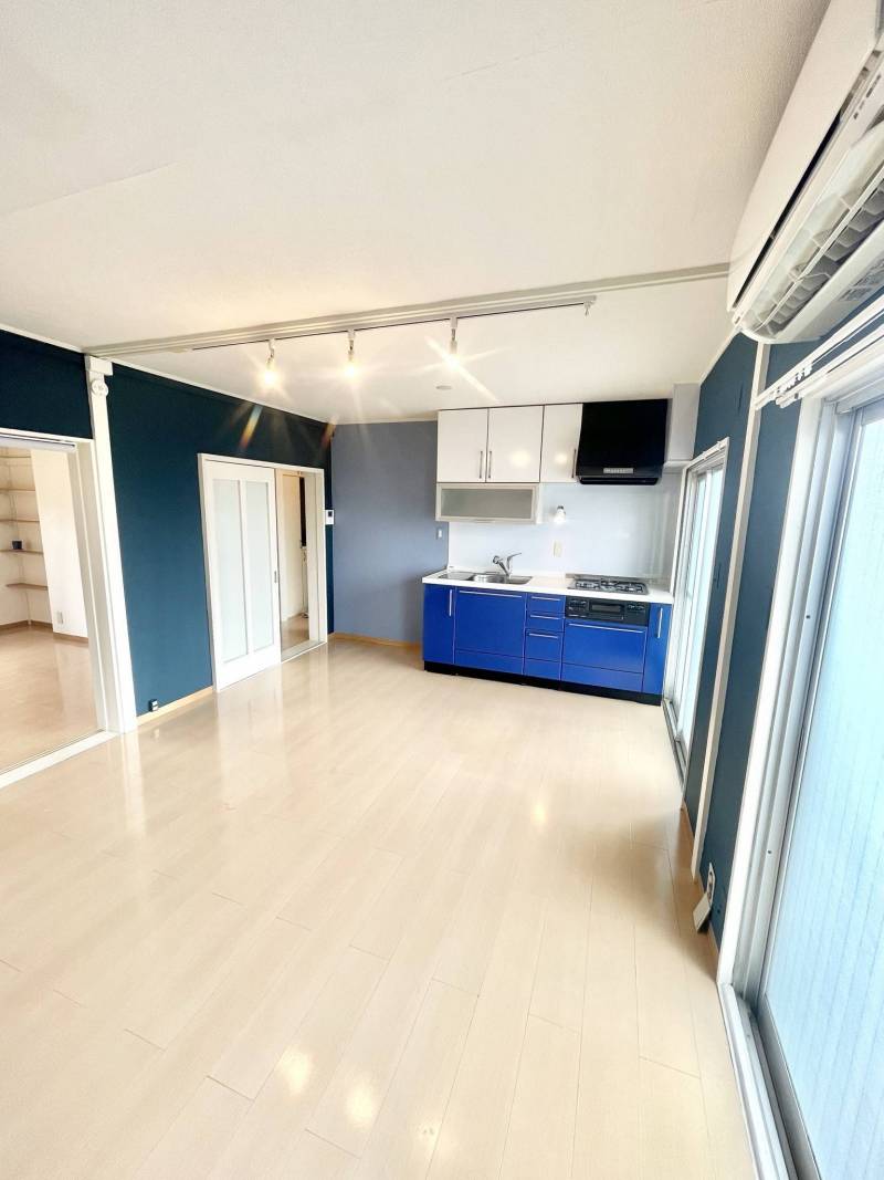 南側に窓が２つあり日当たり最高、冬暖かく夏涼しい12畳LDK