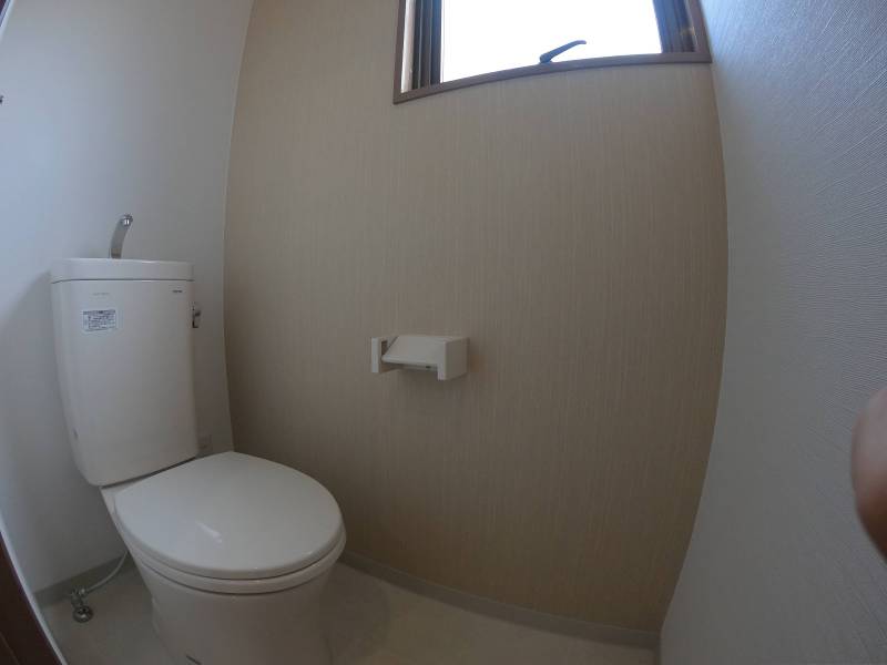 トイレシャワー付きです（写真は101号室）