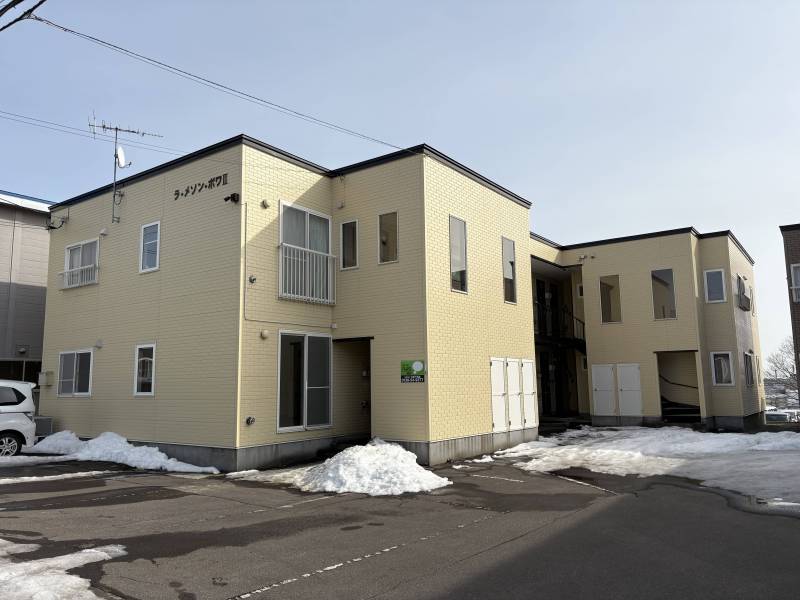 4年前に外壁・屋根防水改修済みです