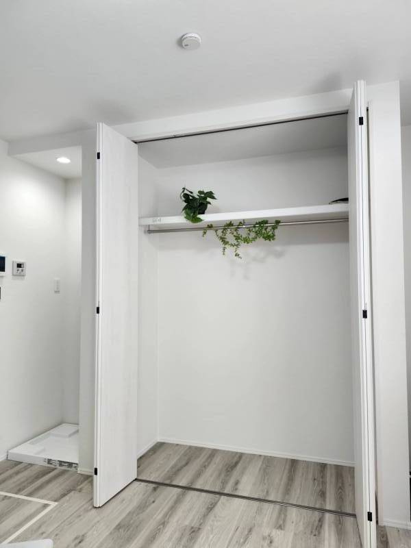 たっぷり収納のクローゼット
これで友達が来ても安心