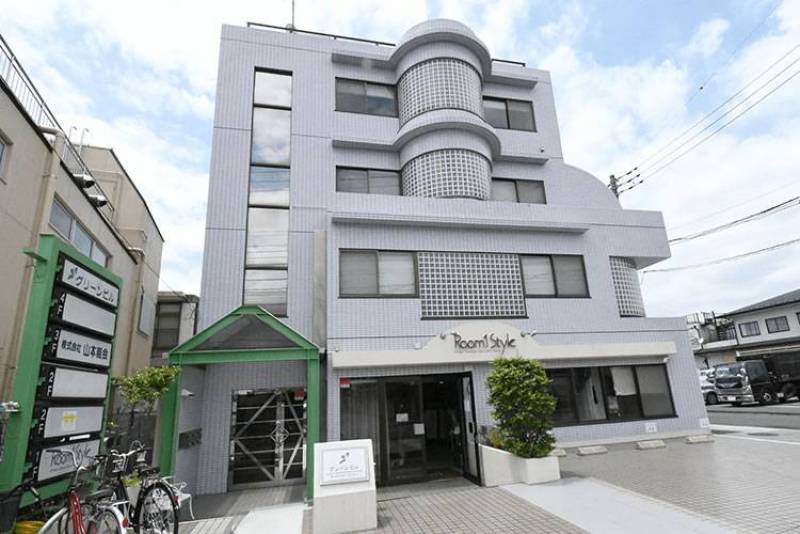 オーナーが経営しているビルです。