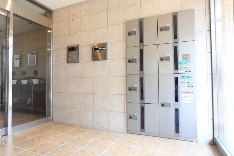 オートロック・宅配BOX完備