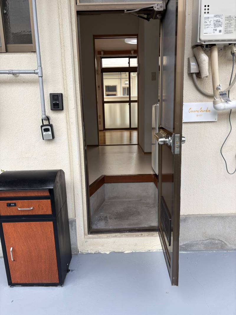 各戸に宅配BOX付。荷物受け取りが楽チン♪