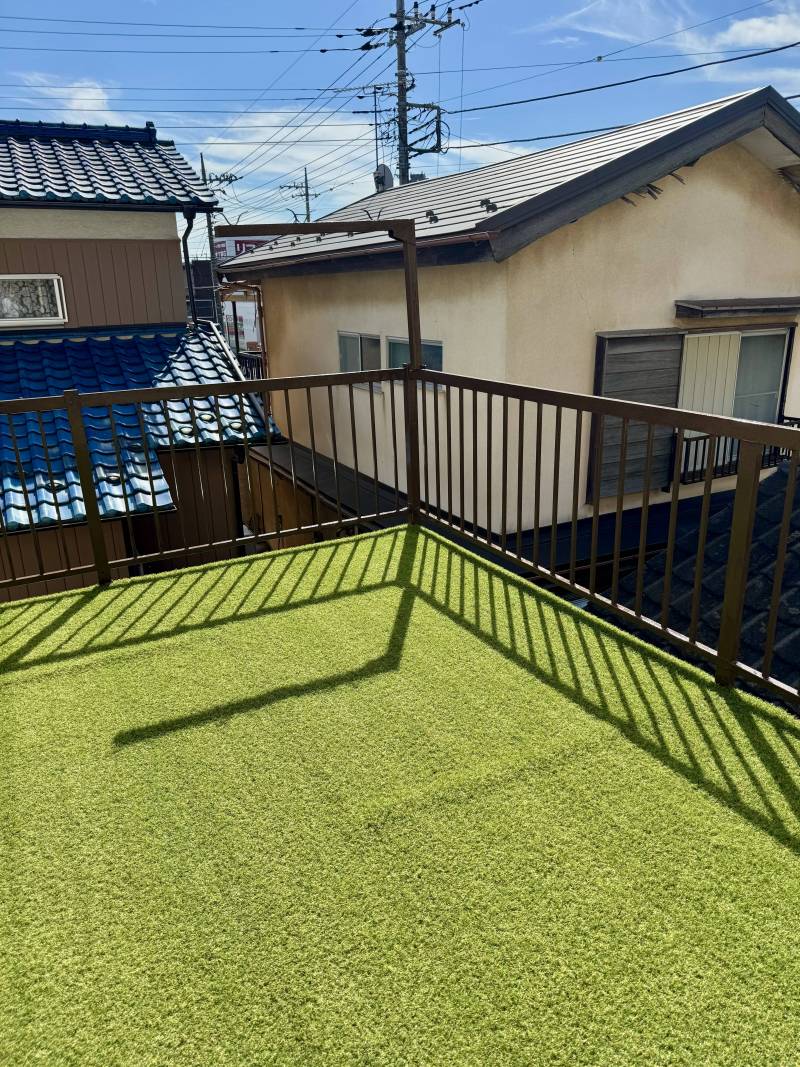 日当たり良好で広々としたバルコニー