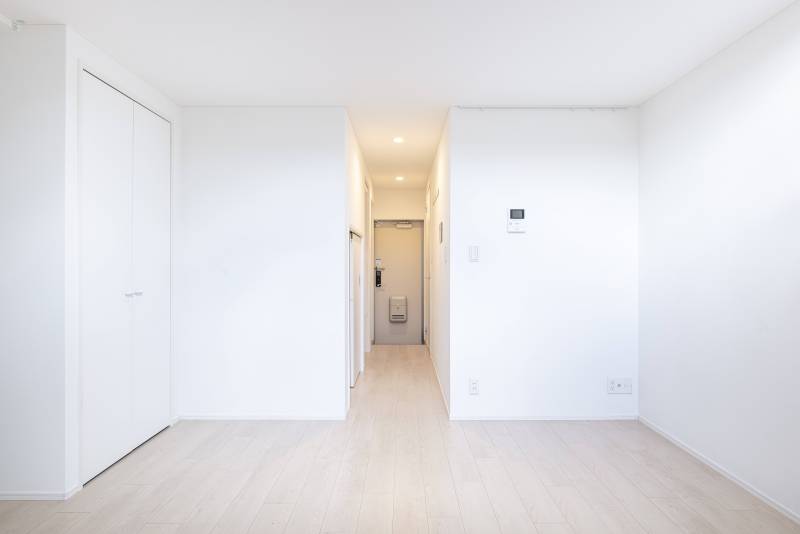 リビングから見た玄関