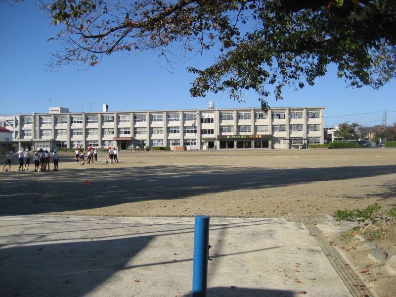 一宮市立今伊勢小学校
徒歩13分です。