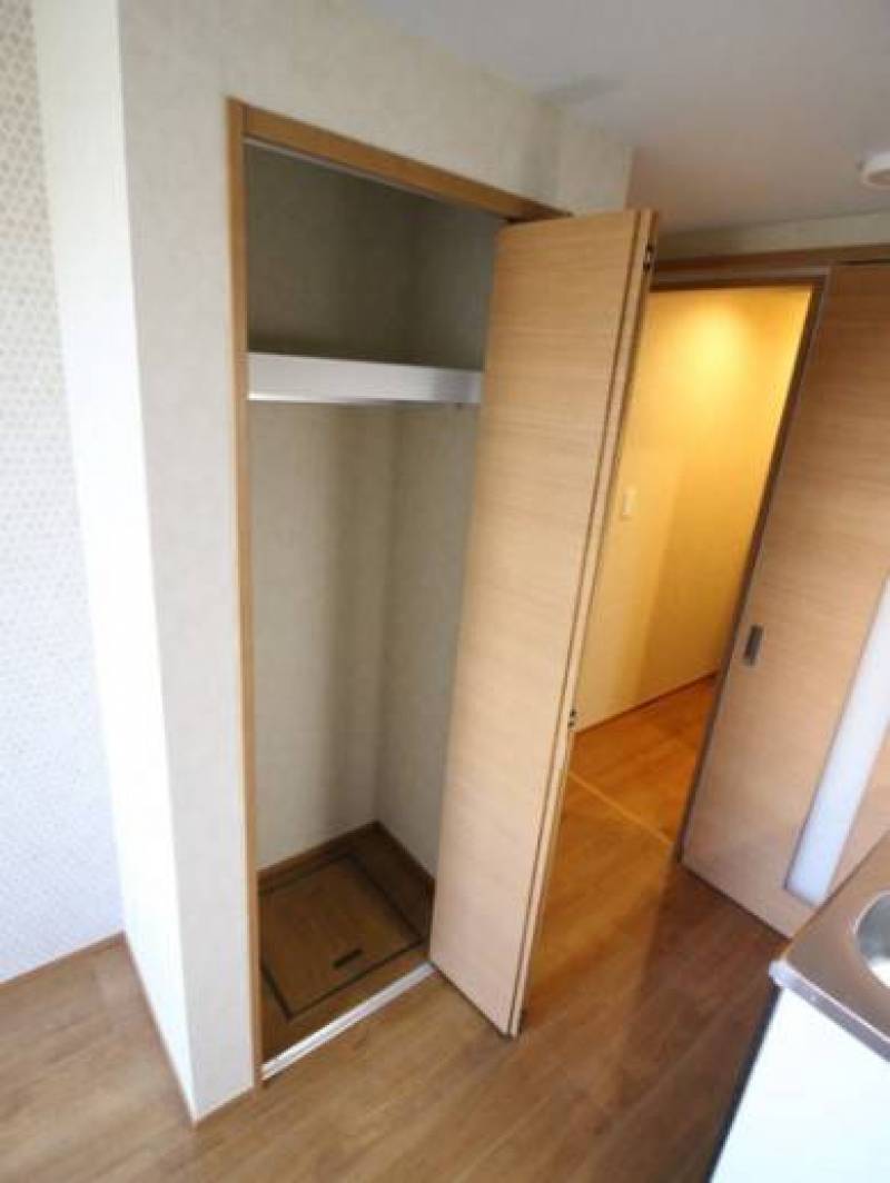 収納(上段棚、下段　洋服収納)