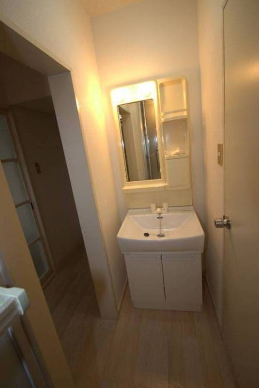 洗面所　使いやすい場所にある洗面台