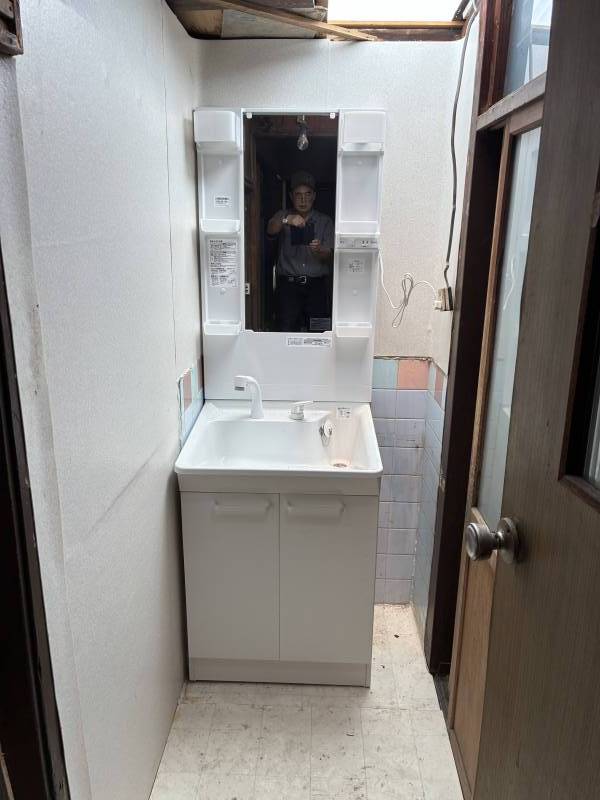 左平屋の洗面所