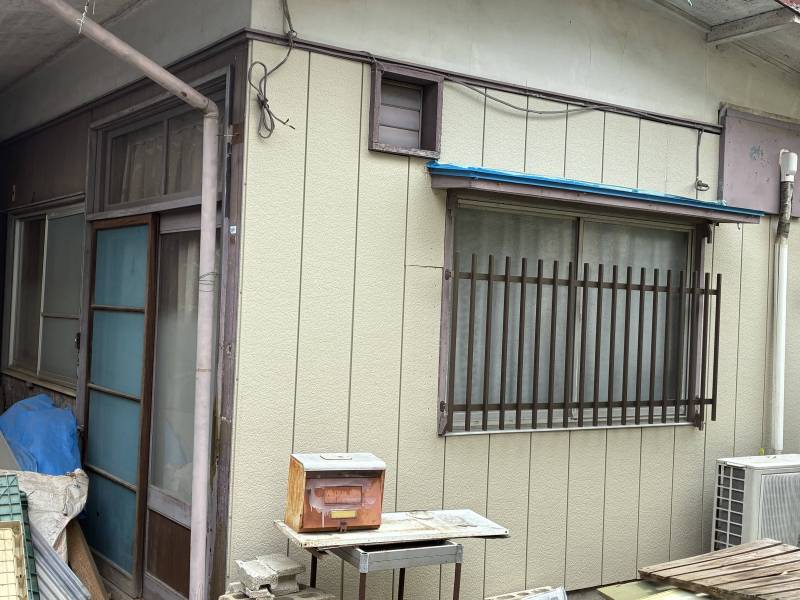 右平屋の玄関