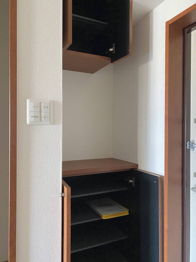 たくさんの靴が収納可能の靴箱付きです。