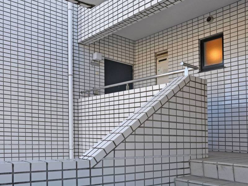 人の行き来しやすいエントランスから玄関！