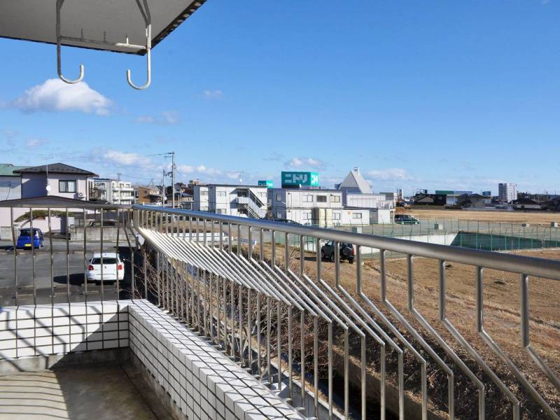前面には人目が気になる建築物なし！