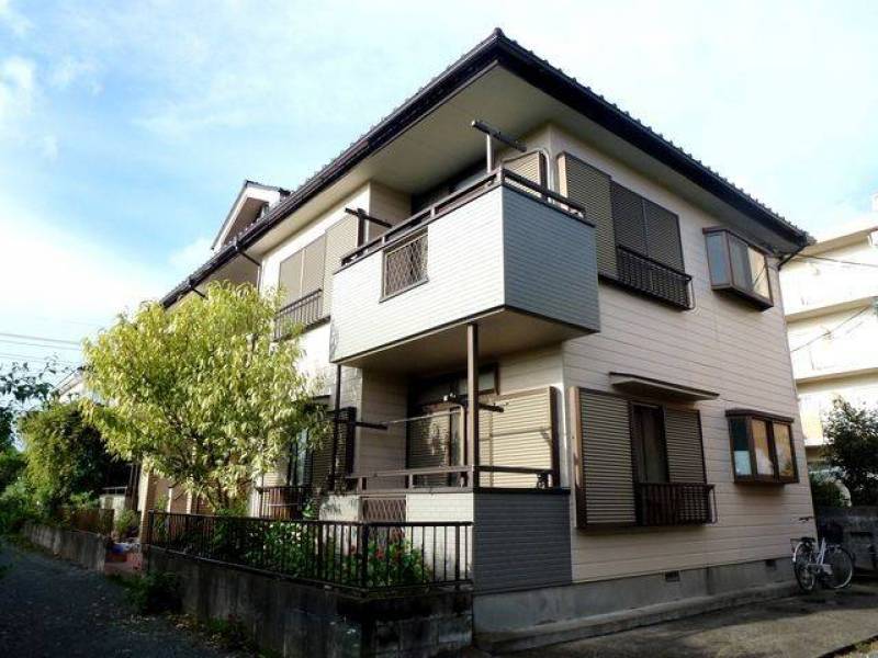 和室はなげしを使用しており障子が入ってます柱は檜を使ってます