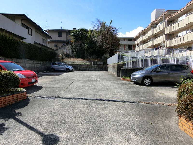 ベランダ側駐車場