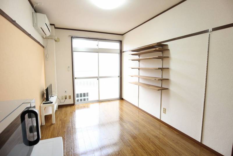 リビング南向きで日当たり良好です♪