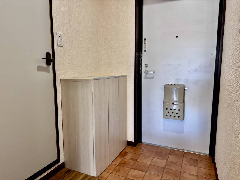 玄関も広く、シューズボックスは十分な大きさです。