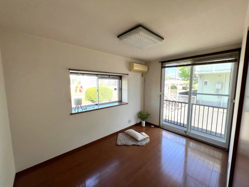 南東向きの角部屋なので日当たりがいいです。