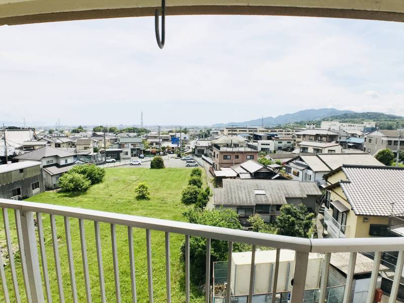 目の前にさえぎる建物が無いので開放感があります♪