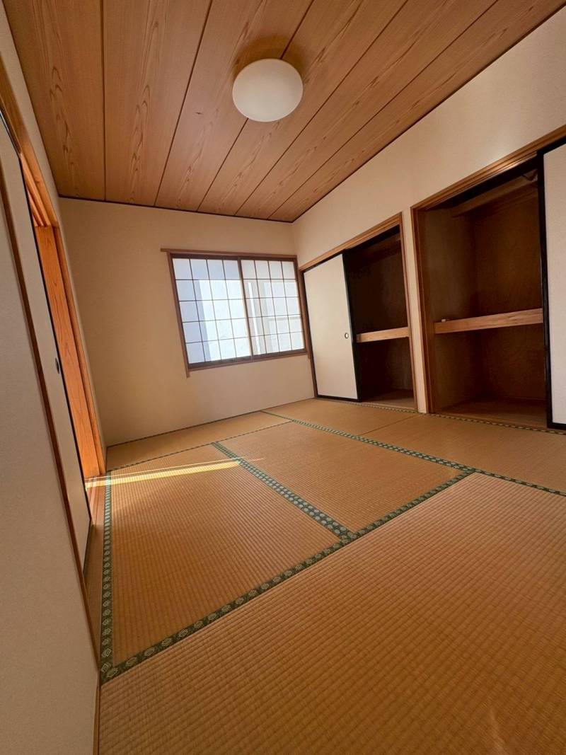 落ち着いた和室